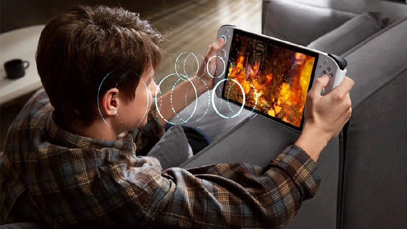 掌机3D One 搭载清听声学定向扬声器聚音屏技术PP模拟器免费试玩入口CES 2025 腾讯游戏(图4)